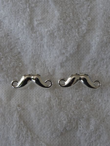 Brinco de bigode