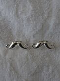 Brinco de bigode